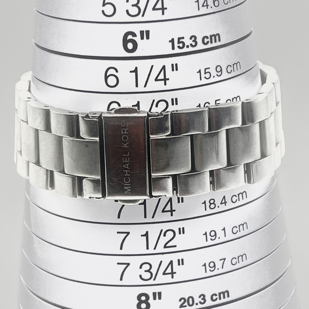 Michael Kors Runway Slim Watch Silver Unisex 40mm case 7" Wrist New Battery - Picture 3 of 10